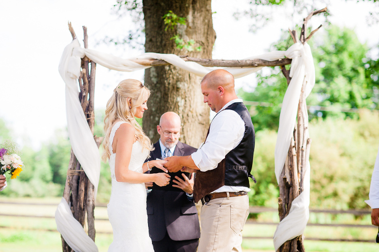 rustic-barn-wedding-pa-19
