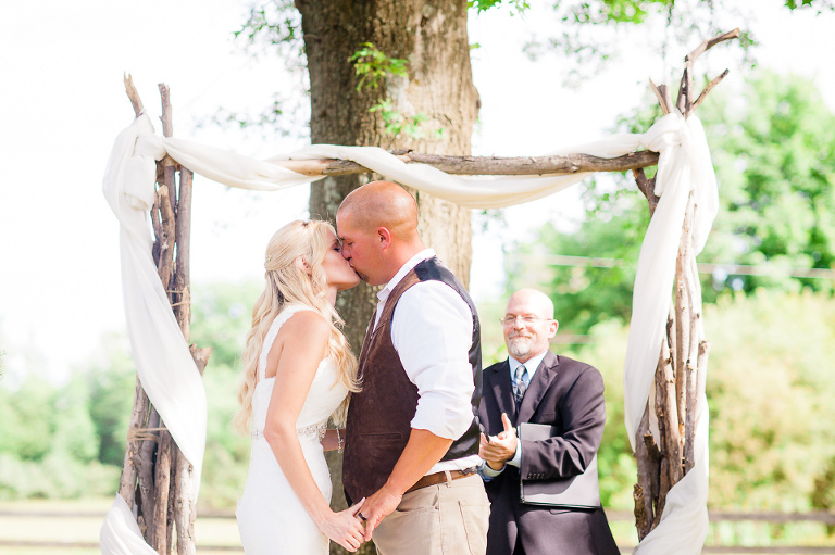 rustic-barn-wedding-pa-20