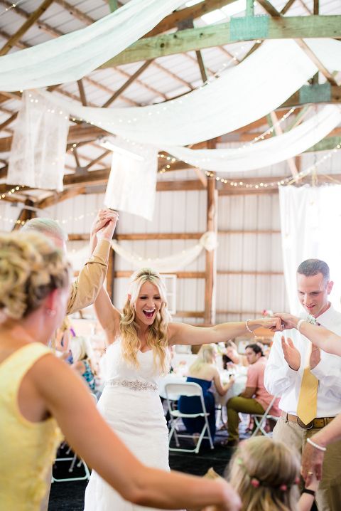 rustic-barn-wedding-pa-41