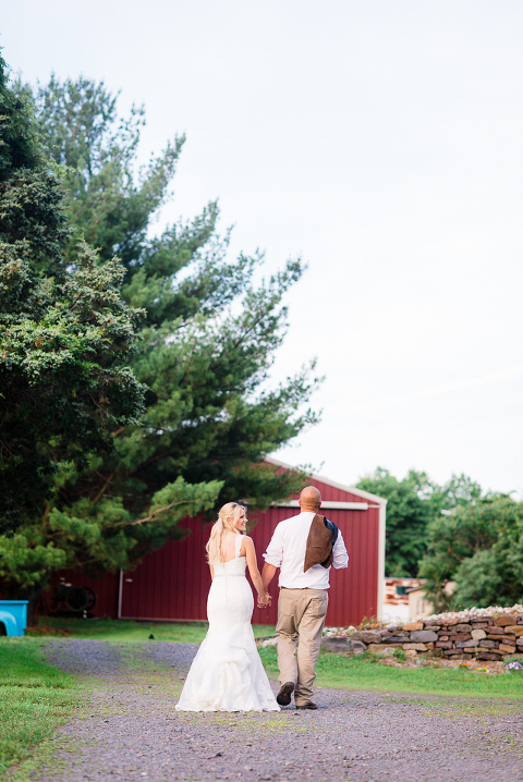 rustic-barn-wedding-pa-49