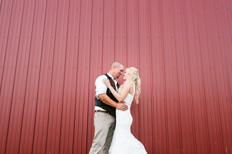 rustic-barn-wedding-pa-75