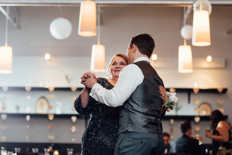 manayunk-brewery-wedding-pa-photographer-36